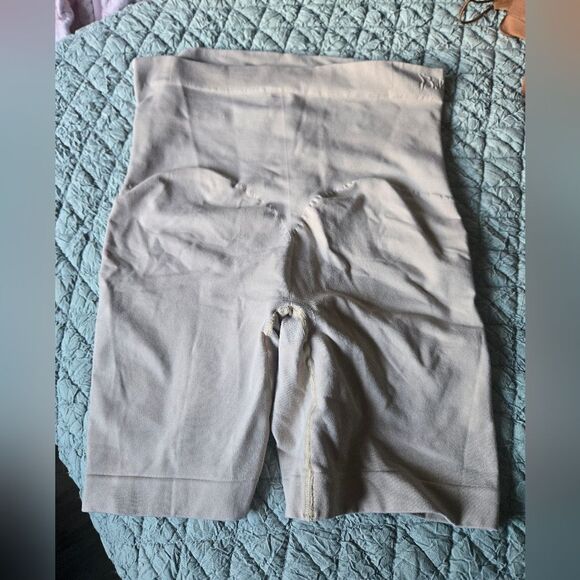 Belevation Mama Mid-Thigh Short - Comfortable Tummy Control Shapewear sz L - Picture 5 of 6